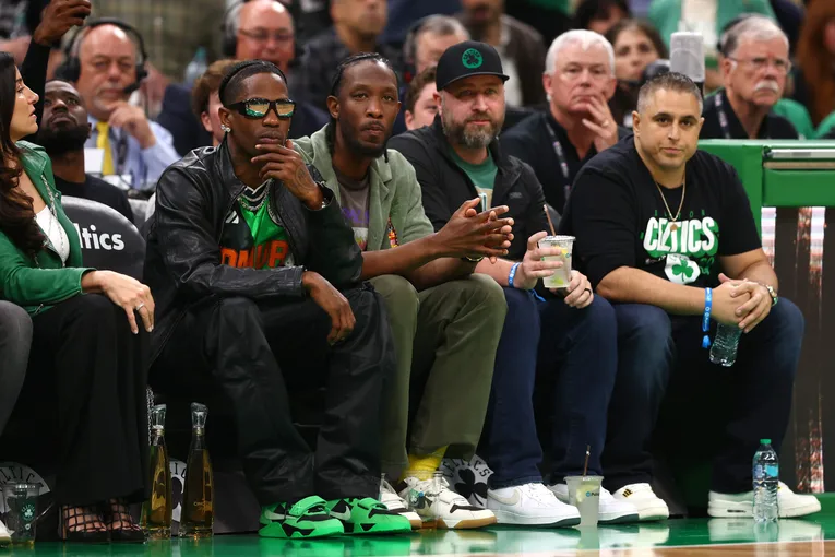 Travis Scott Jumpman Jack “Celtics” Green and Black color way Sneakers Details